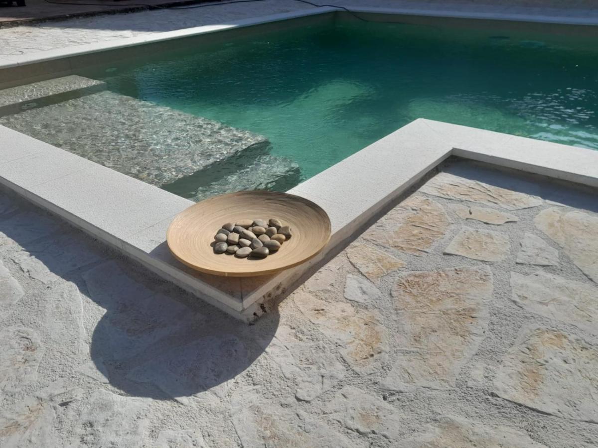 Caliente Apartments Vir A Exterior foto
